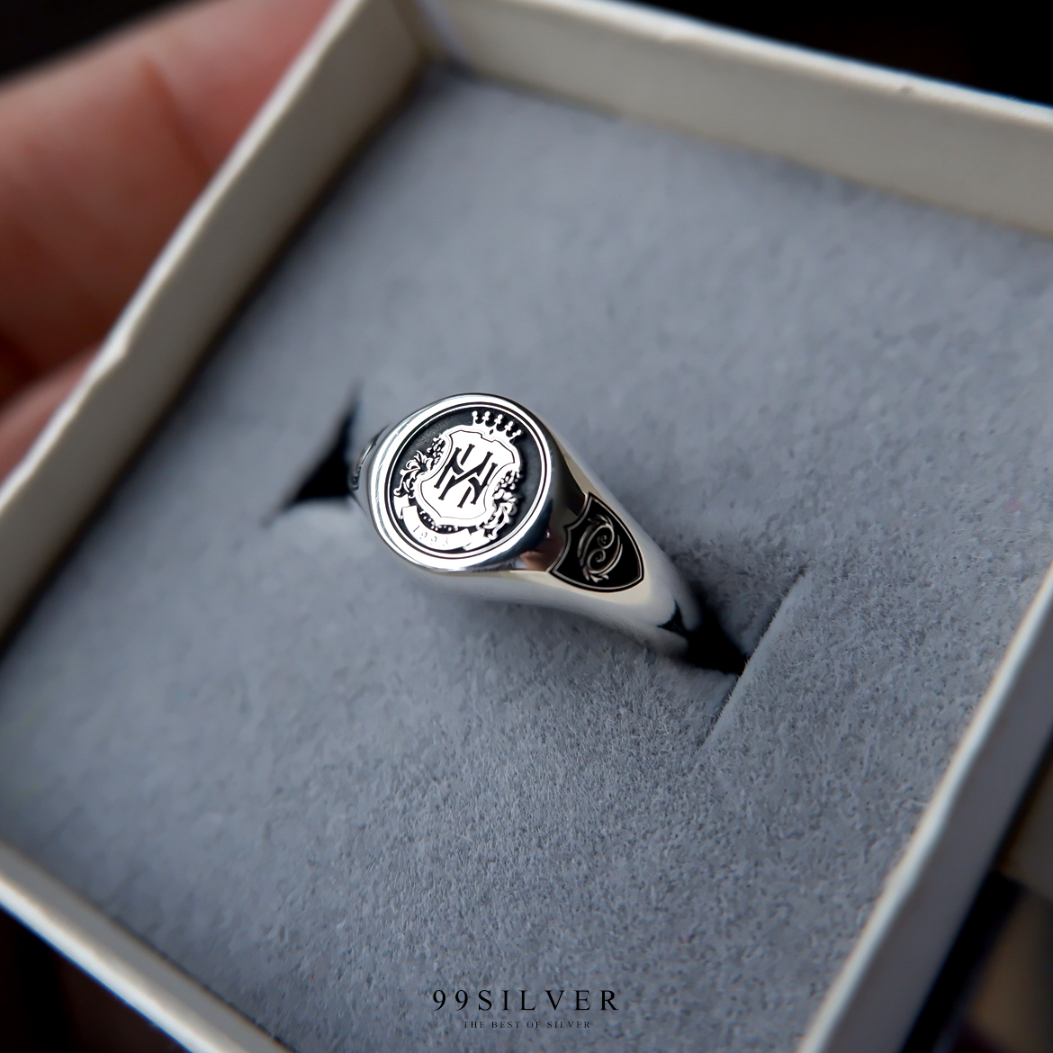 แหวน Signet Ring ออกแบบได้เองตามที่ต้องการ ตัวเรือนหน้ากลม 8x8 มิลลิเมตร