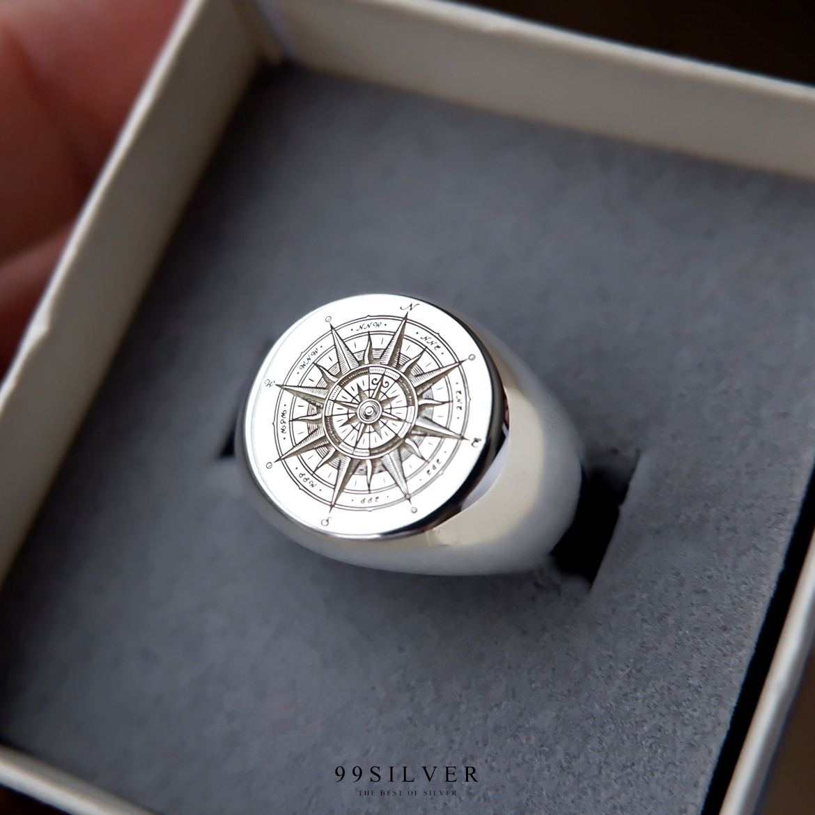 Compass Ring แหวนเข็มทิศ เงินแท้ หน้ากลมแบน ด้านข้างออกแบบได้เอง
