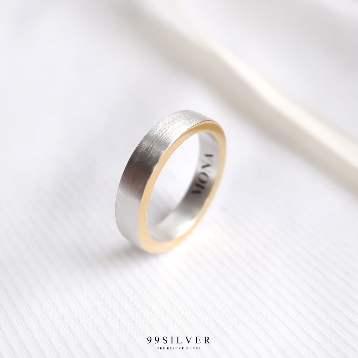 แหวน Silver Gold Edge เคลือบขอบแหวน ด้านนอกและด้านในผิวเงินด้านแฮร์ไลน์