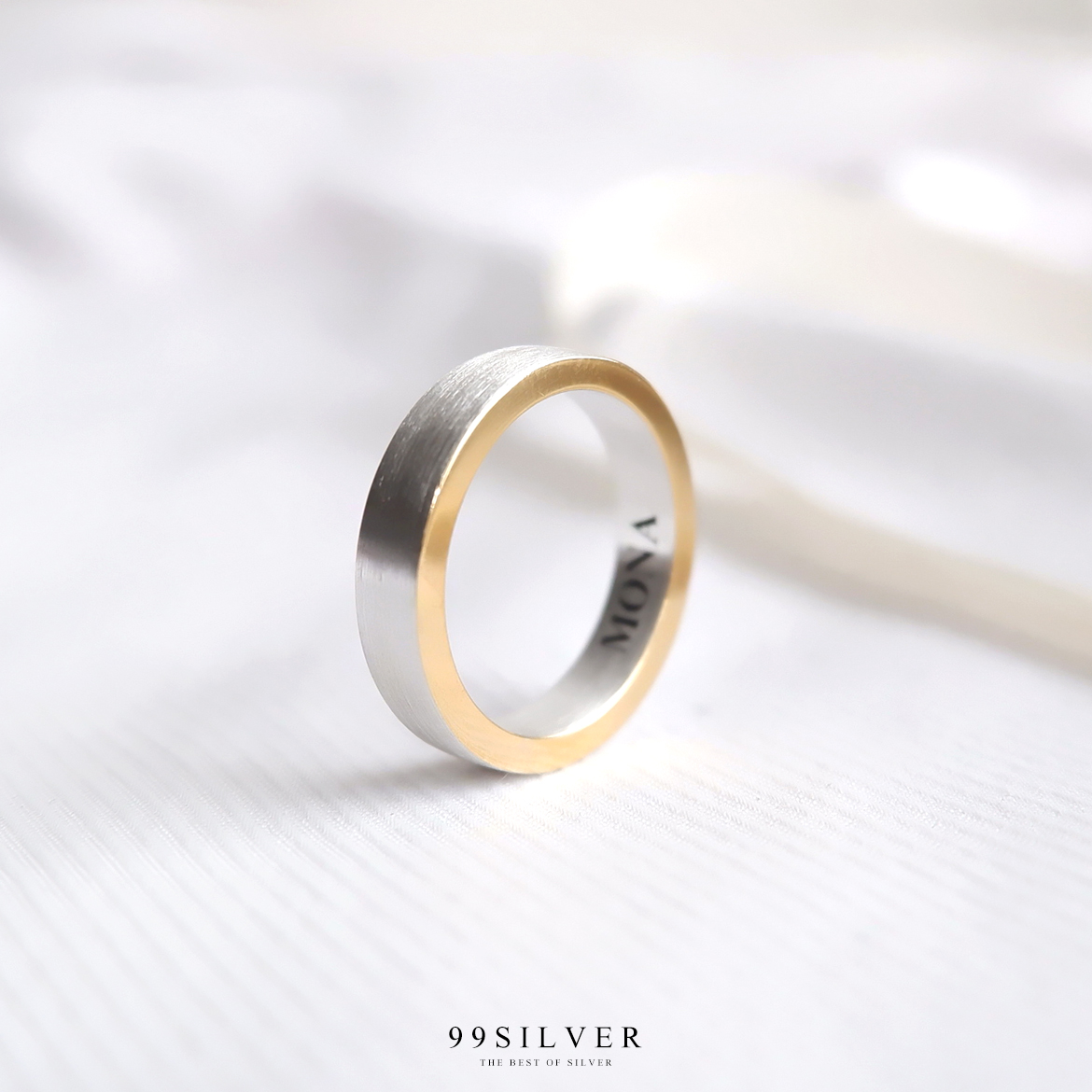 แหวน Silver Gold Edge เคลือบขอบแหวน ด้านนอกและด้านในผิวเงินด้านแฮร์ไลน์