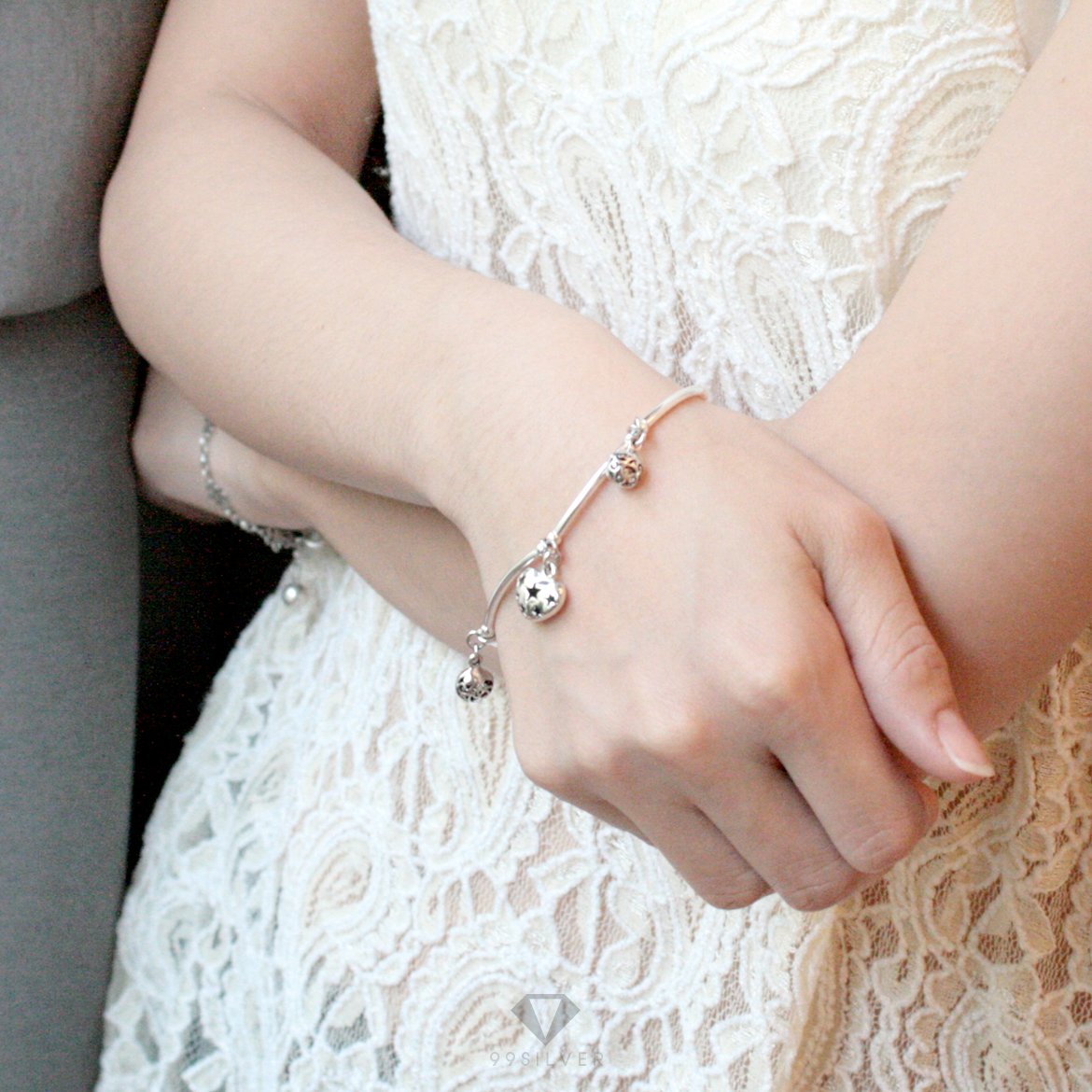 สร้อยข้อมือเงินแท้ประดับจี้รูปหัวใจเจาะลายดาว  สร้อยเป็นแบบปรับขยายได้