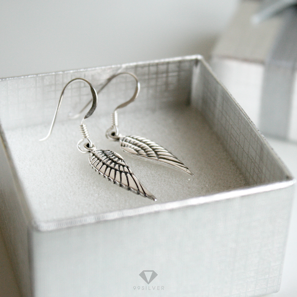 ต่างหูปีก Angle เงินแท้ทั้งชิ้น แกะลายปีกสวยงาม ขัดเงาลงดำ ต่างหูเป็นทรงห้อย