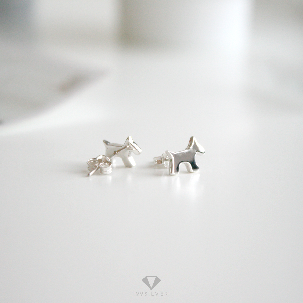 ต่างหูน้องหมา ปบบปักก้าน ตัวเล็กน่ารัก ผิวเรียบเงาแบบ minimal