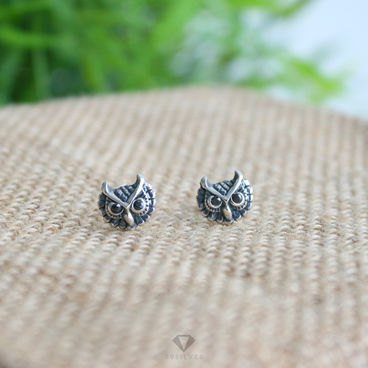 ต่างหูนกฮูก Fukurou ฟูกุเรียว ทรงปักก้าน ประดับเพชรที่ดวงตา