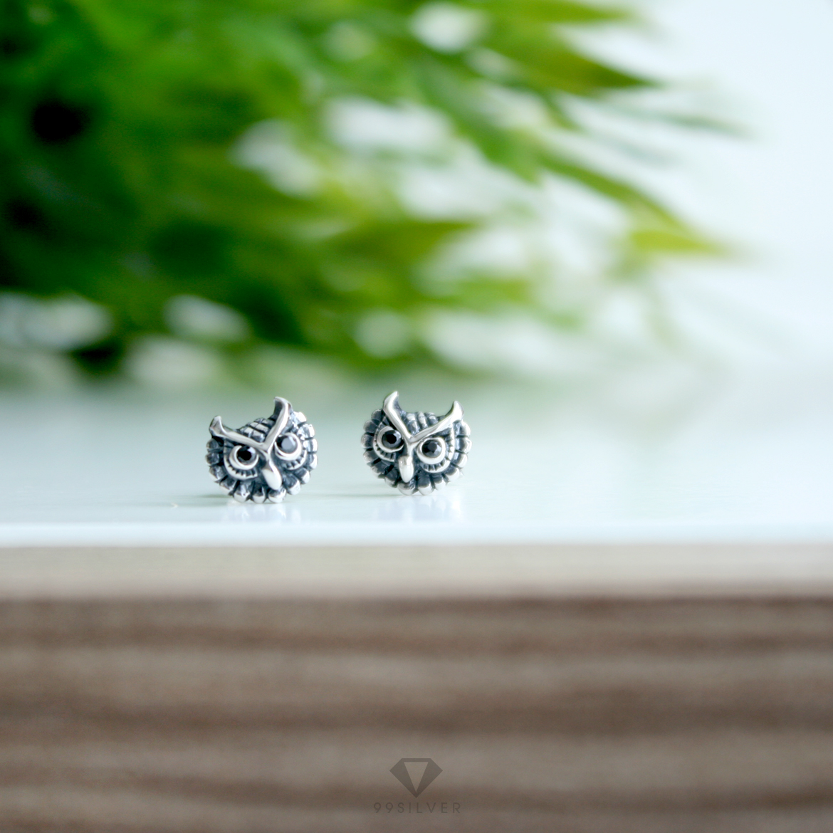 ต่างหูนกฮูก Fukurou ฟูกุเรียว ทรงปักก้าน ประดับเพชรที่ดวงตา