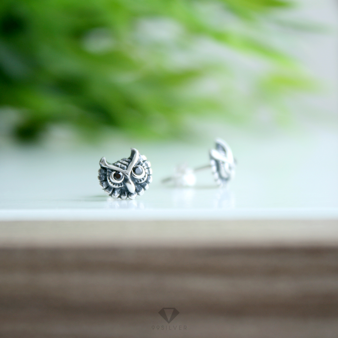 ต่างหูนกฮูก Fukurou ฟูกุเรียว ทรงปักก้าน ประดับเพชรที่ดวงตา