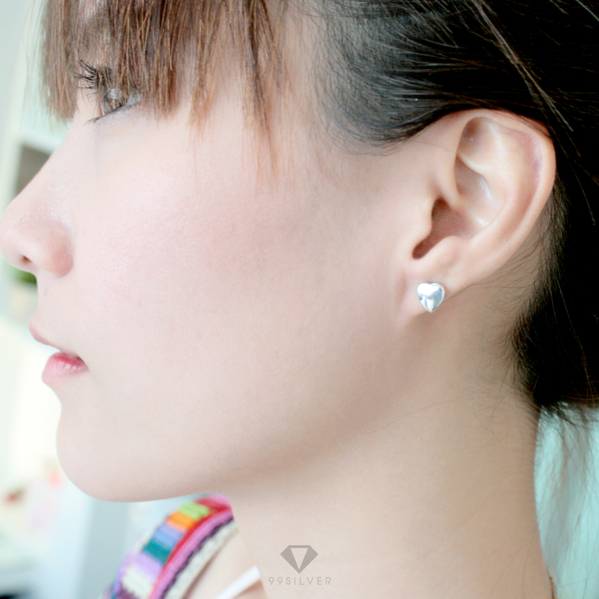 ต่างหูหัวใจเล็ก ผิวเรียบเงาเนียน โค้งเล็กน้อย ทรงต่างหูแบบปักก้าน