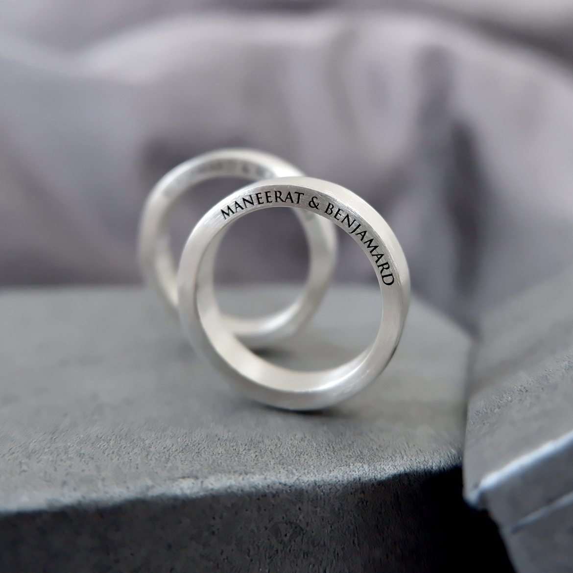 แหวน Silver Ring Edge อักษรสลักขอบแหวน ผิวด้านปัดแฮร์ไลน์
