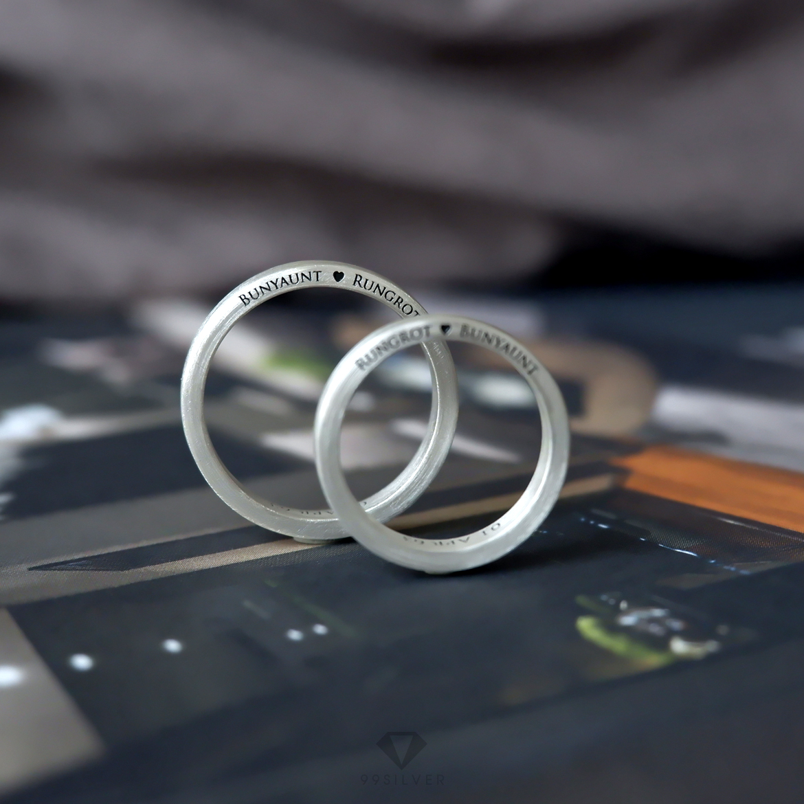 แหวน Silver Ring Edge อักษรสลักขอบแหวน ผิวด้านปัดแฮร์ไลน์