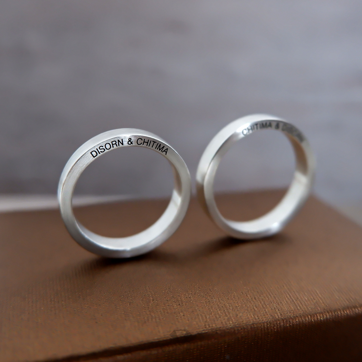 แหวน Silver Ring Edge อักษรสลักขอบแหวน ผิวด้านปัดแฮร์ไลน์