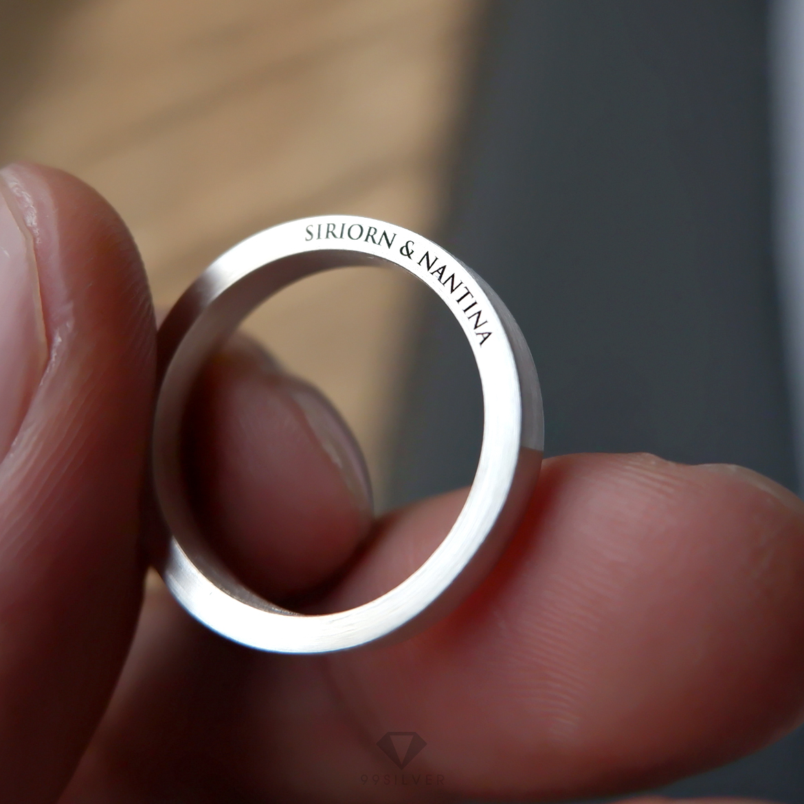 แหวน Silver Ring Edge อักษรสลักขอบแหวน ผิวด้านปัดแฮร์ไลน์