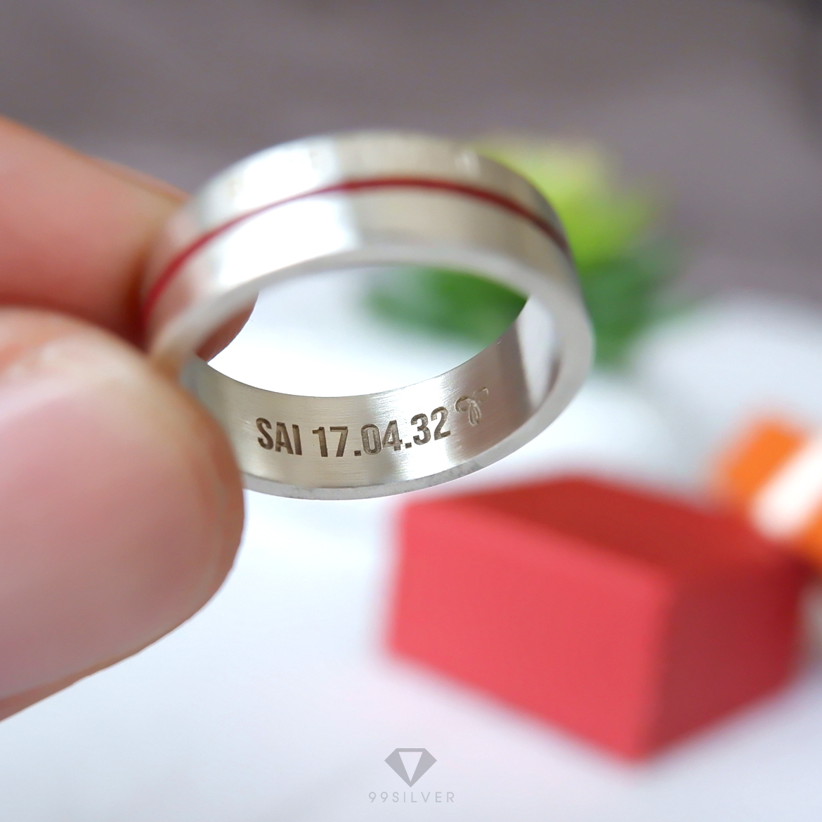 แหวน Red Cross line ลายเส้นตรงรอบวง บรรจบกัน ผิวด้านปัดแฮร์ไลน์ สลักอักษรได้