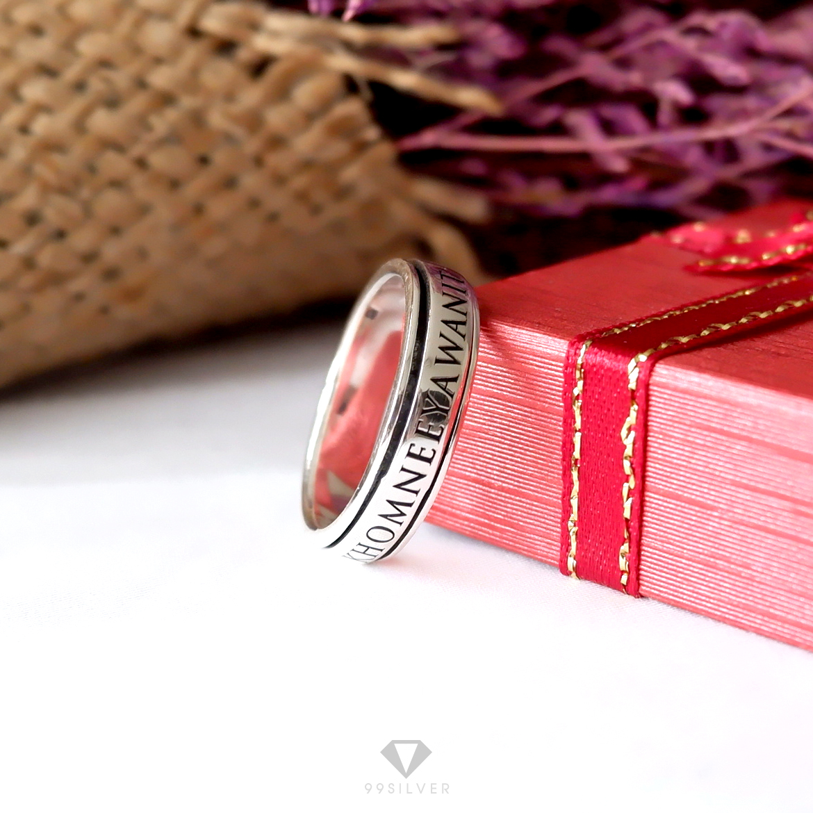 แหวนเงินแท้หมุนได้ หน้าเรียบ ตัวเรือนแยกเป็นสองชิ้น หมุนได้อิสระจากฐานแหวน