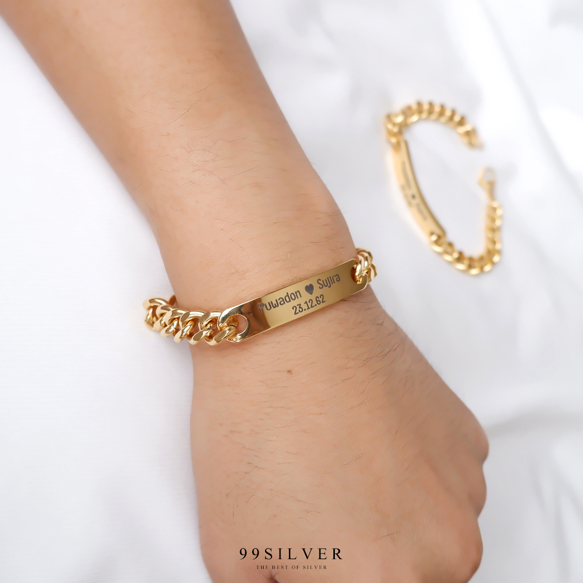 สร้อยข้อมือสแตนเลส ทรงหน้าเลสขนาด 9x35 มิลลิเมตร สีทอง