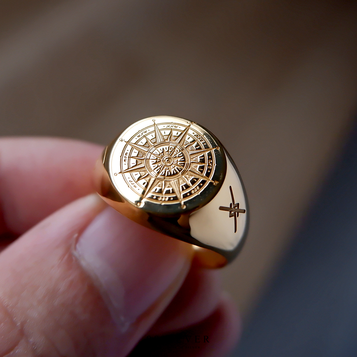 Compass Ring แหวนเข็มทิศ เงินแท้ หน้ากลมแบน ด้านข้างออกแบบได้เอง