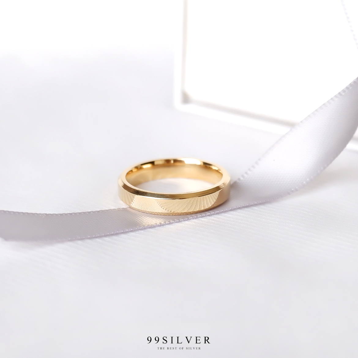 แหวนสแตนเลสขอบตัด หน้ากว้าง 4 มิลลิเมตร ตัวเรือนชุบทอง