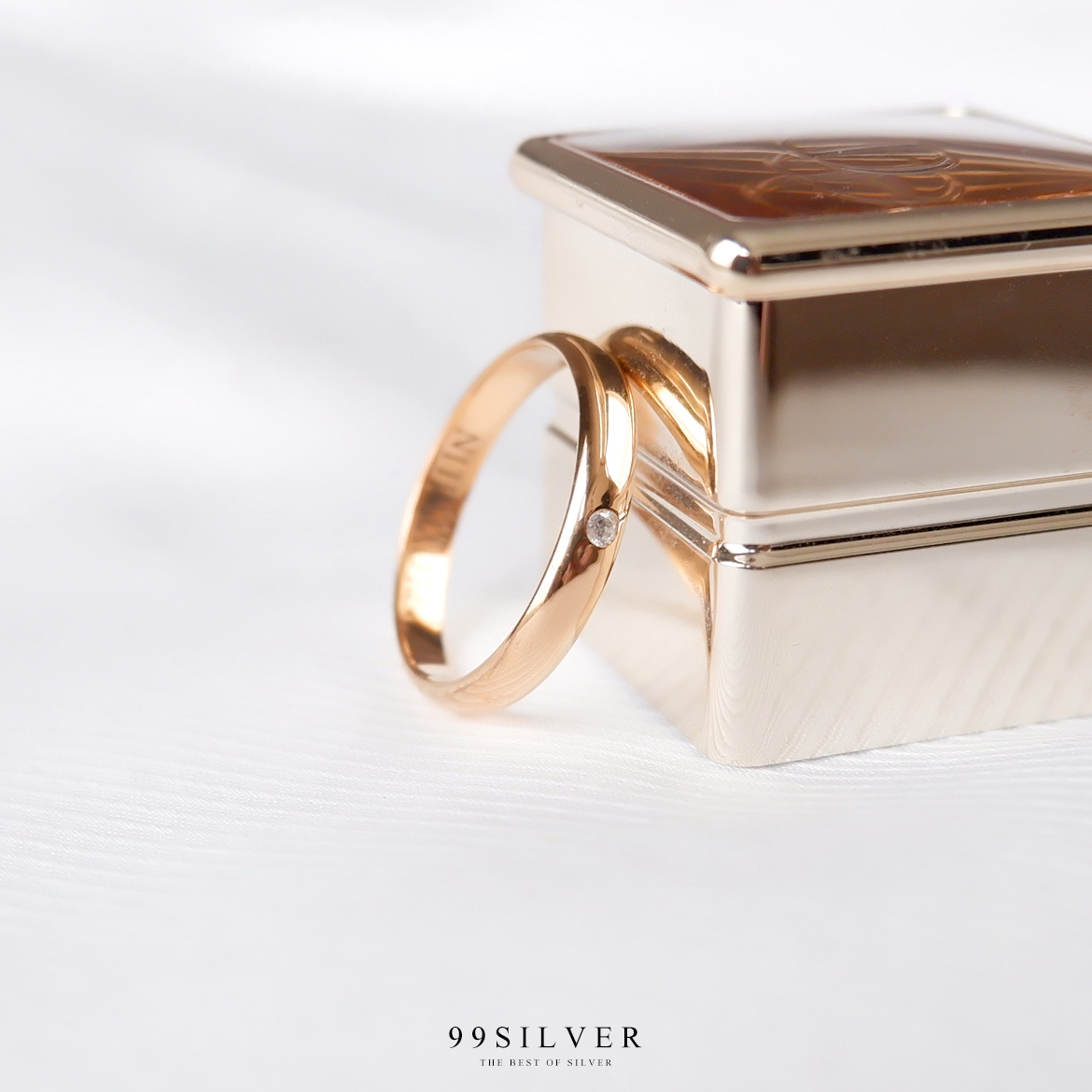 แหวนเงินแท้หน้าโค้ง 3 มม. ฝังเพชร cz swiss แท้ ตัวเรือนขัดเงาสวยงาม