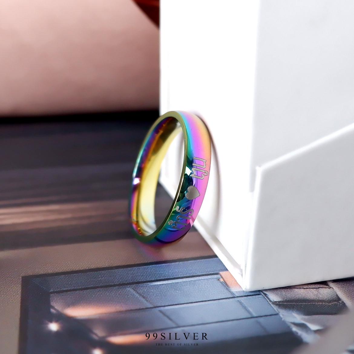 แหวนสแตนเลสไทเทเนี่ยมแท้ หน้ากว้าง 4 มิลลิเเมตร ผิวเงาโค้ง ไดร์ฟสีรุ้งไทเท