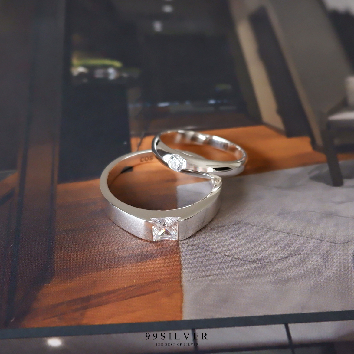 แหวนคู่รัก เพชรเม็ดเหลี่ยม Diamond Cut และเพชรเม็ดเกลม 2.5 มิลลิเมตร เรือนโค้ง