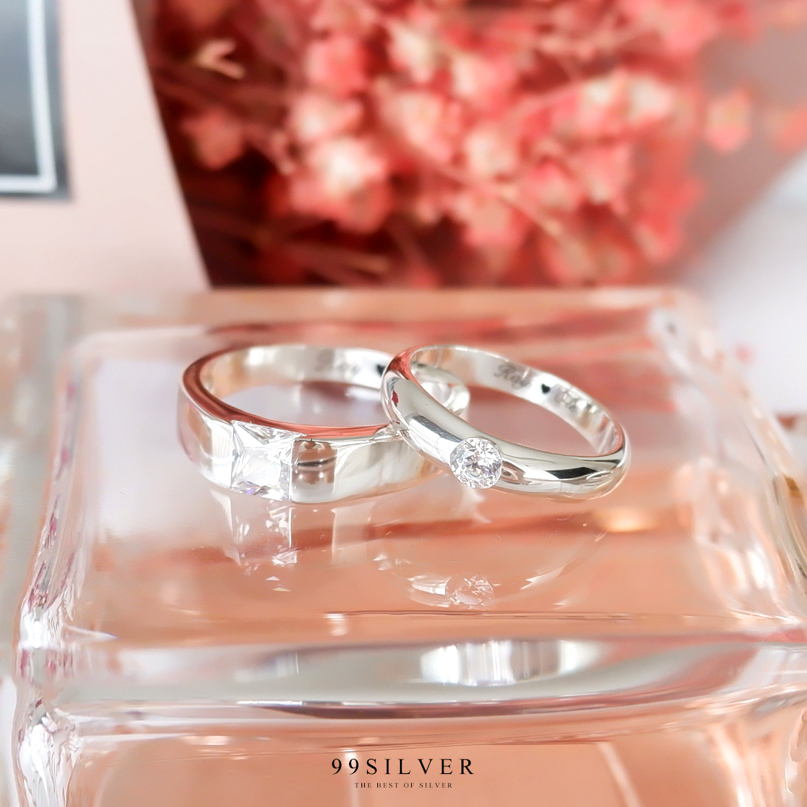 แหวนคู่รัก เพชรเม็ดเหลี่ยม Diamond Cut และเพชรเม็ดเกลม 2.5 มิลลิเมตร เรือนโค้ง