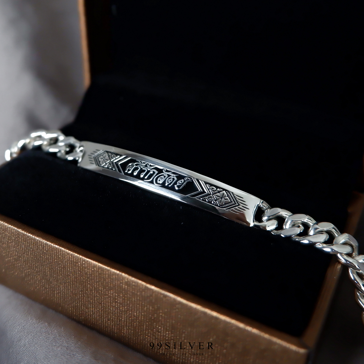 สร้อยข้อมือเงินแท้หน้าเลส  เป็นเลสข้อมือนามสกุล แกะลายไทย ขนาด 40x6 มิลลิเมตร