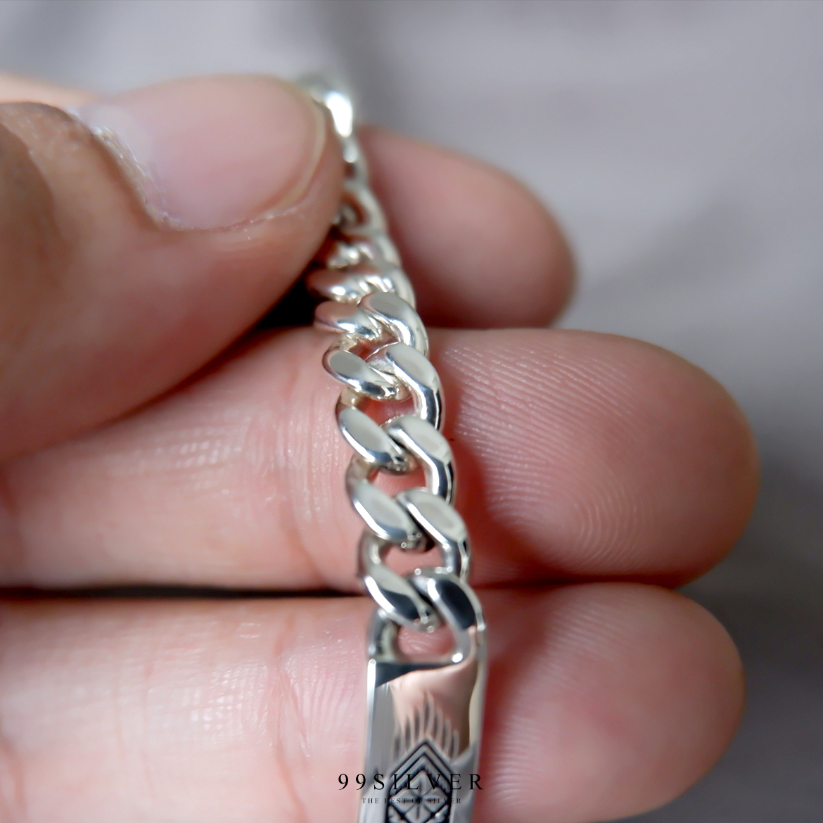 สร้อยข้อมือเงินแท้หน้าเลส  เป็นเลสข้อมือนามสกุล แกะลายไทย ขนาด 40x6 มิลลิเมตร