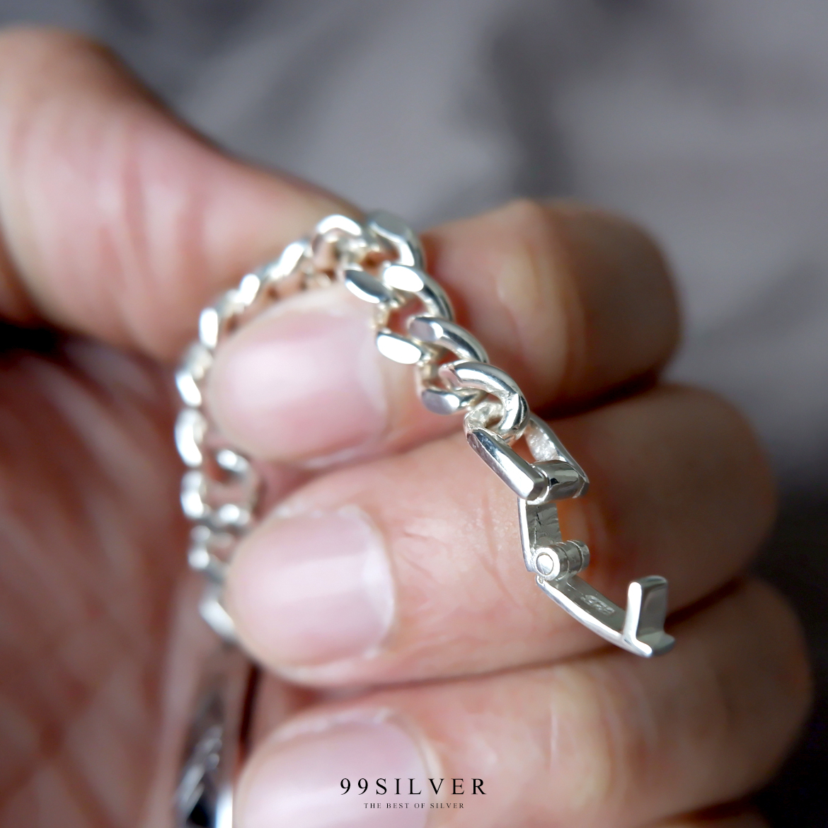 สร้อยข้อมือเงินแท้หน้าเลส  เป็นเลสข้อมือนามสกุล แกะลายไทย ขนาด 40x6 มิลลิเมตร