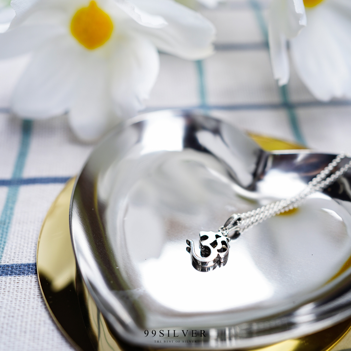 จี้โอม พยางค์ศักดิ์สิทธิ์ เครื่องหมายที่นำความสำเร็จ สุขสมหวังมาให้