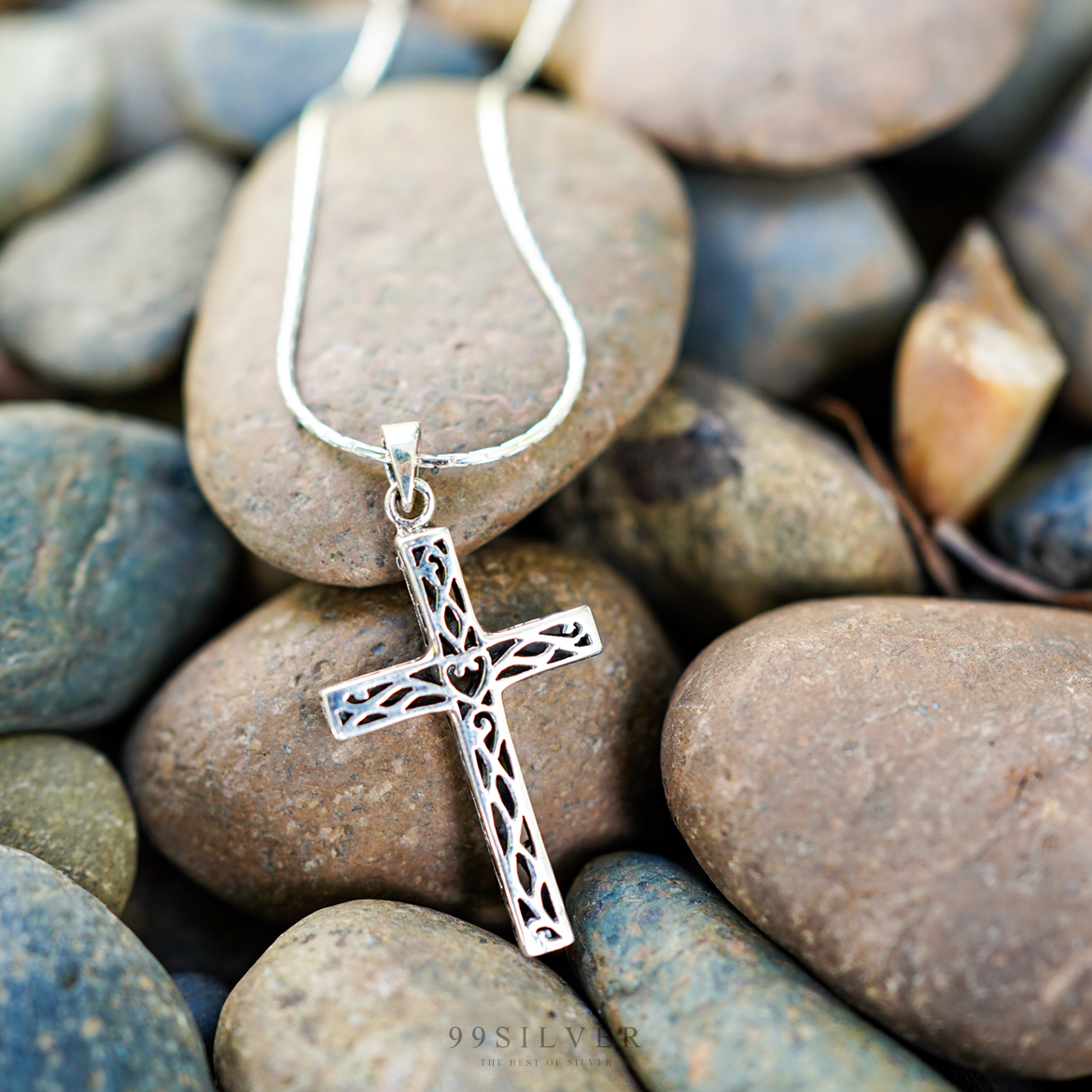 จี้ไม้กางเขน เจาะลายโปร่ง เรือนเงินแท้ทั้งชิ้น น้ำหนักกำลังดี