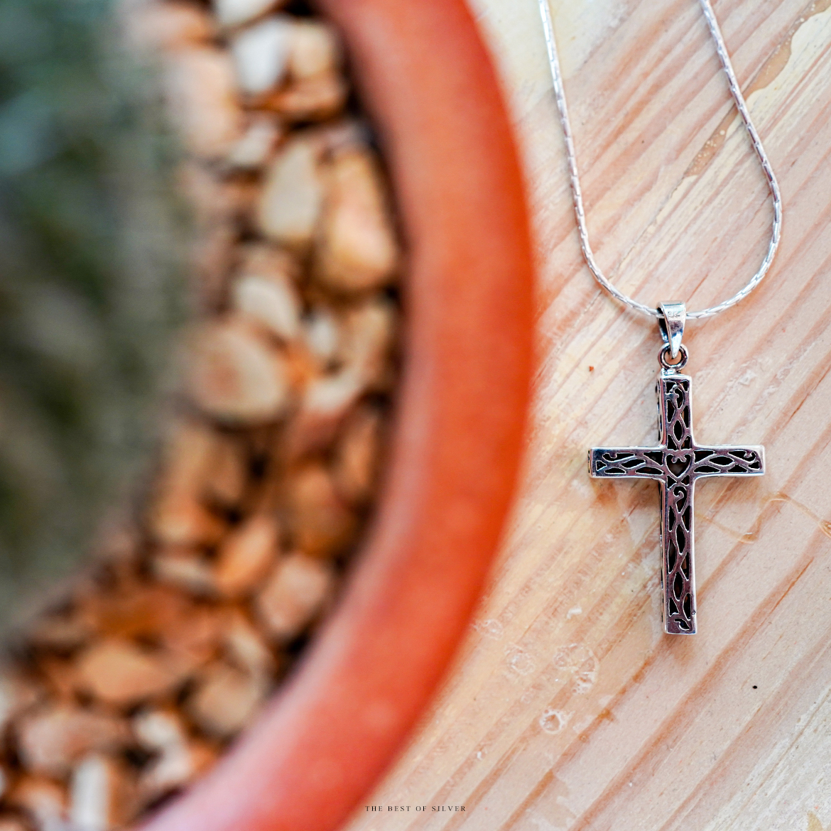 จี้ไม้กางเขน เจาะลายโปร่ง เรือนเงินแท้ทั้งชิ้น น้ำหนักกำลังดี