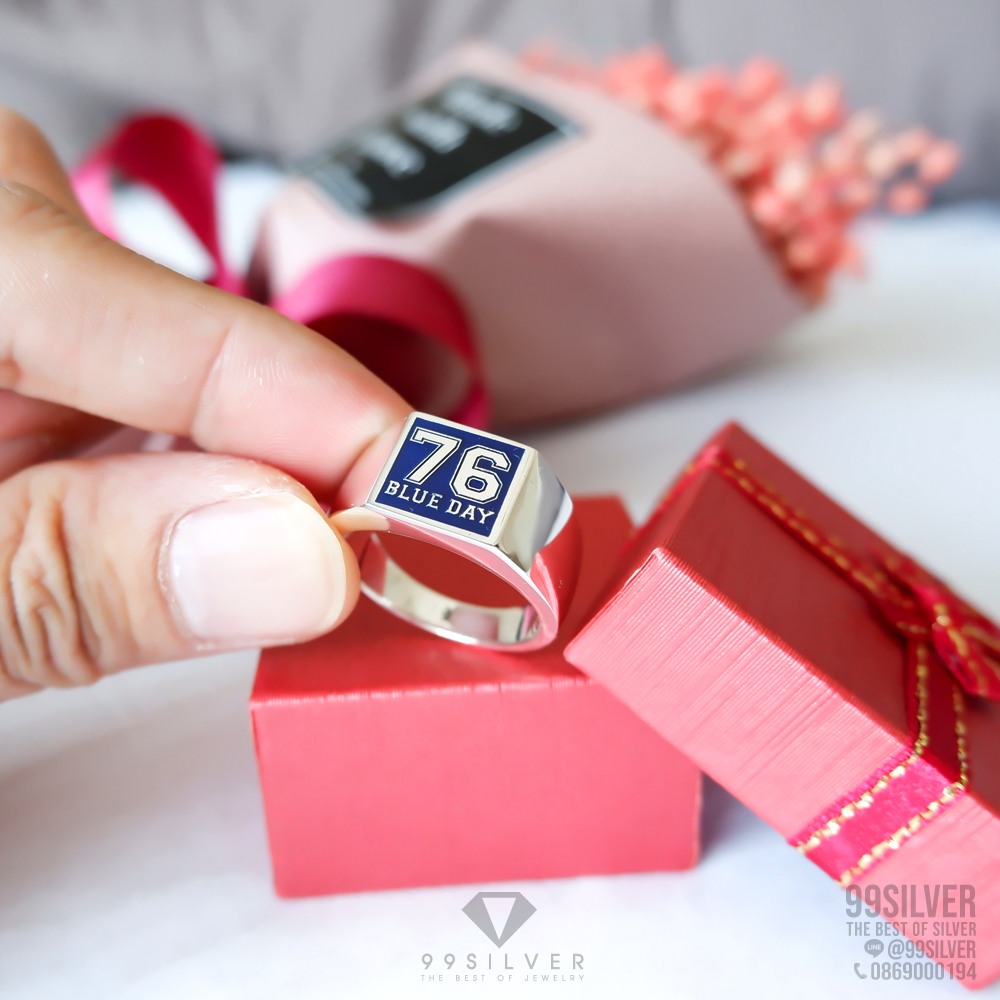 แหวนหน้าเหลี่ยม 11x11 มม. เนื้อตัน สามารถออกแบบ logo หรืออักษรได้อิสระ