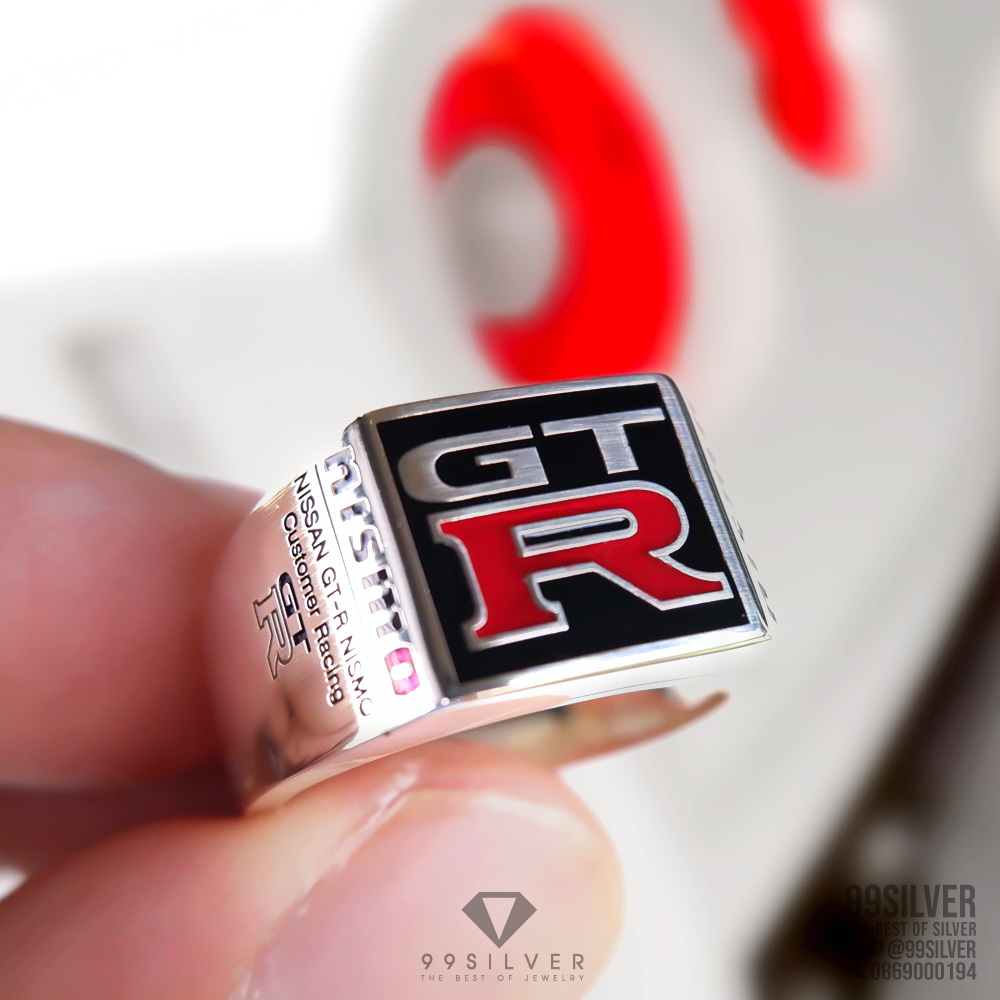 แหวนหน้าเหลี่ยม 11x11 มม. เนื้อตัน สามารถออกแบบ logo หรืออักษรได้อิสระ