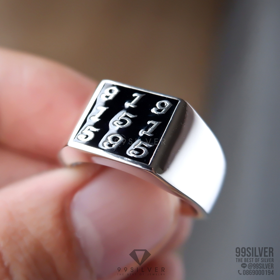 แหวนหน้าเหลี่ยม 11x11 มม. เนื้อตัน สามารถออกแบบ logo หรืออักษรได้อิสระ