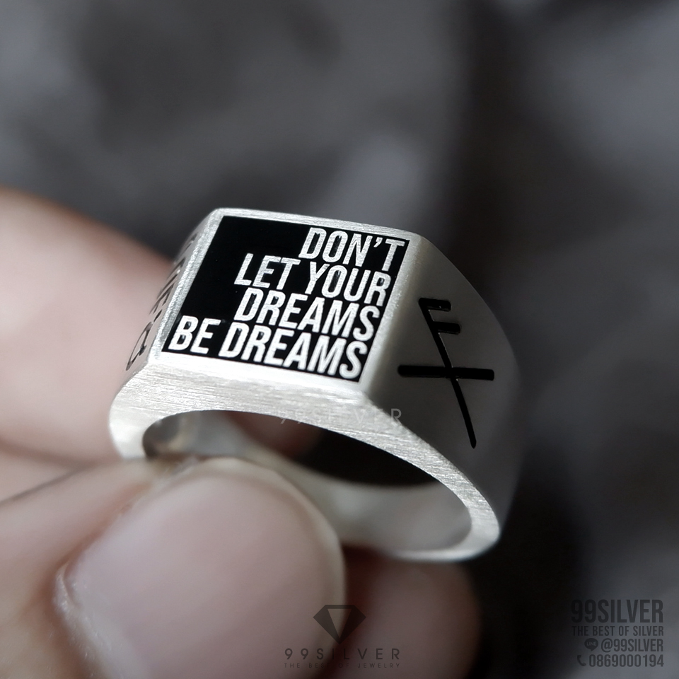 แหวนหน้าเหลี่ยม 11x11 มม. เนื้อตัน สามารถออกแบบ logo หรืออักษรได้อิสระ