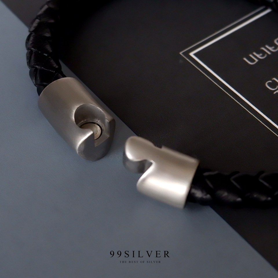 สายหนังข้อมือ หุ้มด้วยปลายสแตนเลสและฝังแม่เหล็กเป็นตัวล๊อค