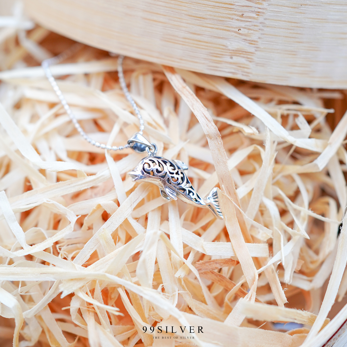 จี้โลมาผิวเงา เรือนโปร่งเจาะลายน่ารัก เงินแท้ทั้งชิ้น