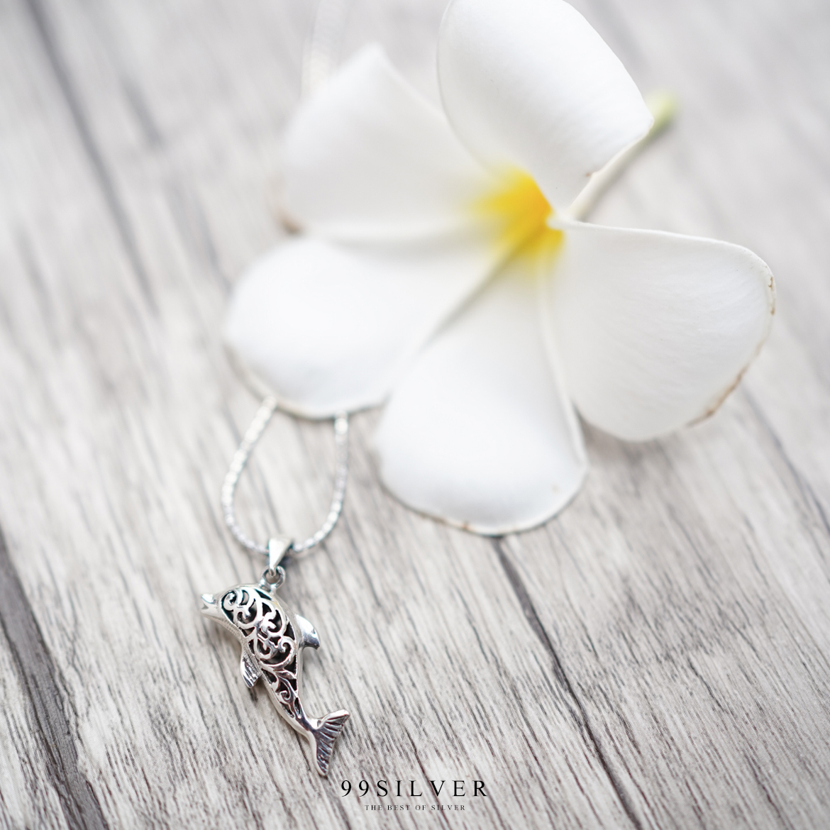 จี้โลมาผิวเงา เรือนโปร่งเจาะลายน่ารัก เงินแท้ทั้งชิ้น