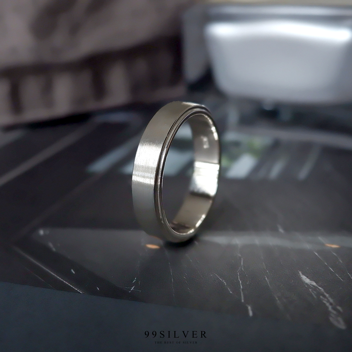 แหวนเงินแท้หน้าเรียบ ตัวเรือนลดระดับ หน้ากว้าง 5 มิลลิเมตร 