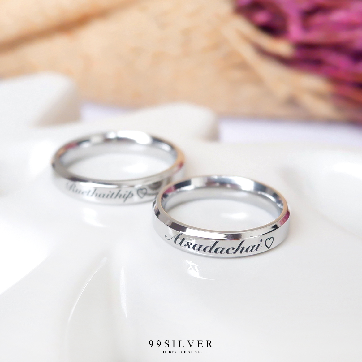 แหวนสแตนเลสแท้หน้ากว้าง 4 มิลลิเมตร ขอบลดมุมตัดสวยงาม ตัวเรือนสีเงินเงา