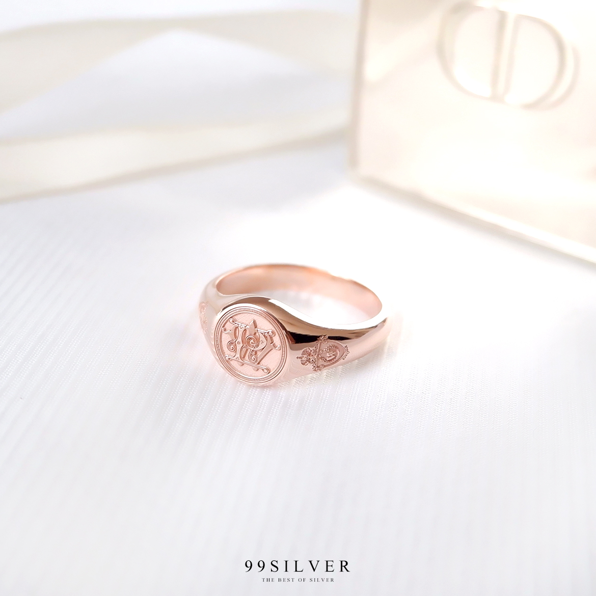 แหวน Signet Ring ออกแบบได้เองตามที่ต้องการ ตัวเรือนหน้ากลม 8x8 มิลลิเมตร