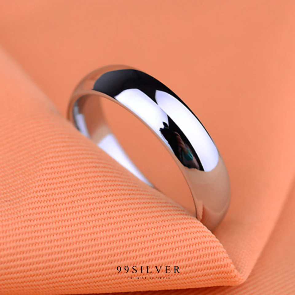 แหวนสแตนเลสแท้หน้ากว้าง 4 มิลลิเมตร ผิวเงาทรงโค้ง สลักอักษรสีดำ