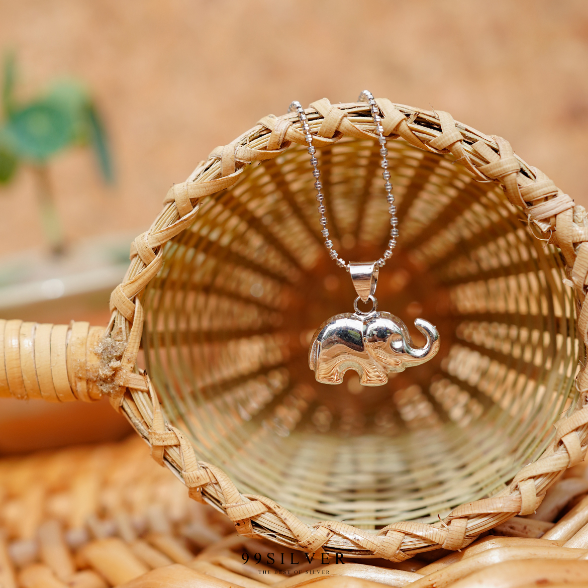 จี้ช้าง ตัวอ้วนน่ารัก งวงตวัดขึ้นสวยงาม เรือนเงินแท้