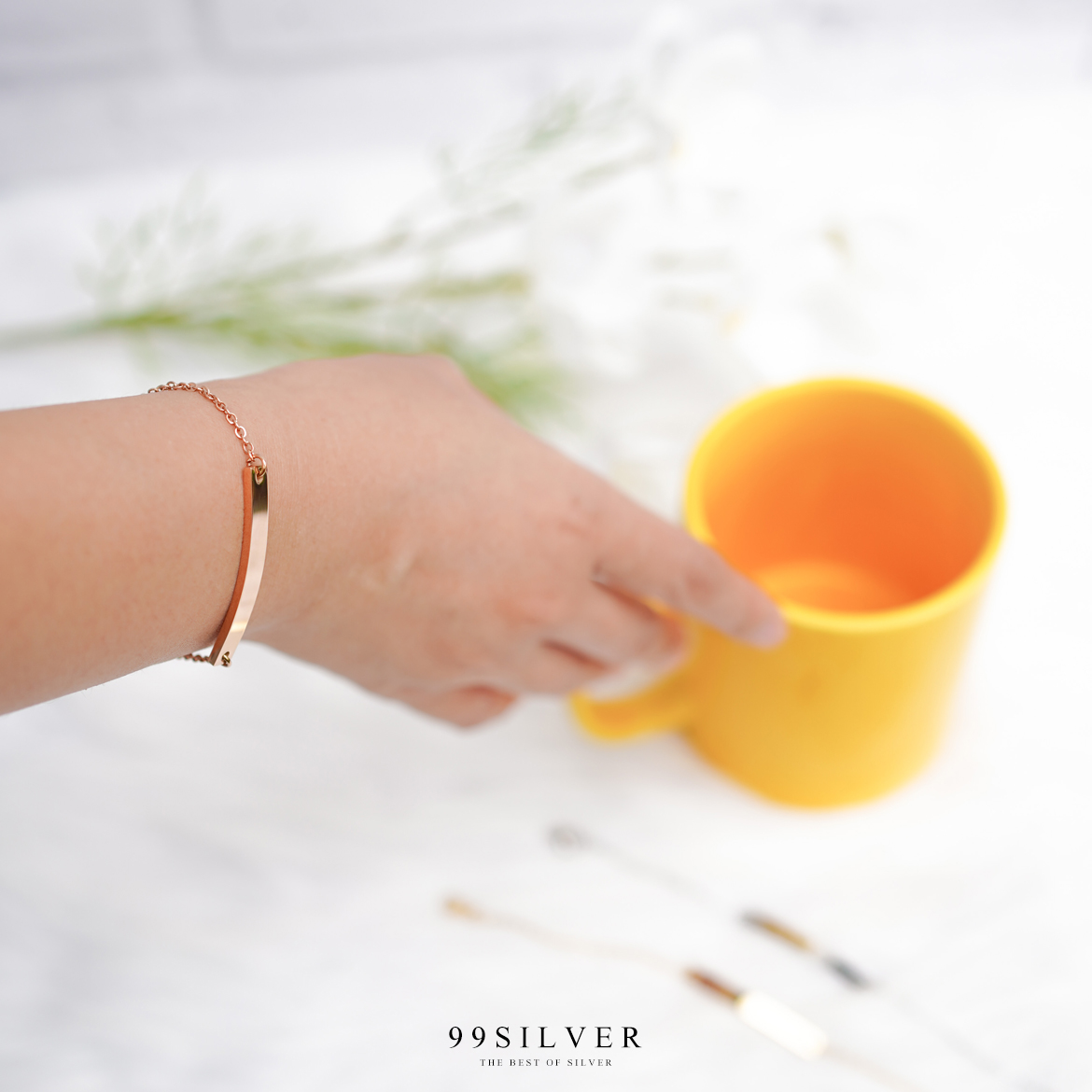สร้อยข้อมือสแตนเลส เส้นกลาง หน้าแป้น 5 x 40 มิลลิเมตร สร้อยโซ่เล็ก