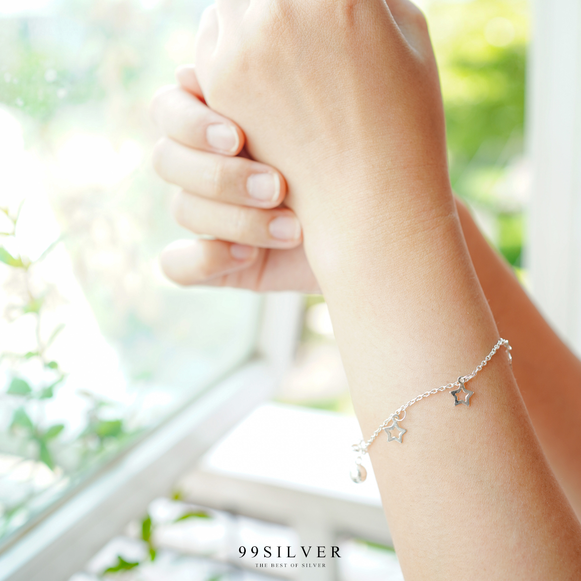 สร้อยข้อมือกระดิ่งดาว กระดิ่งมีเสียงเล็กน้อยน่ารักกำลังดี ดาวเป็นแบบบางเล็กน่ารัก