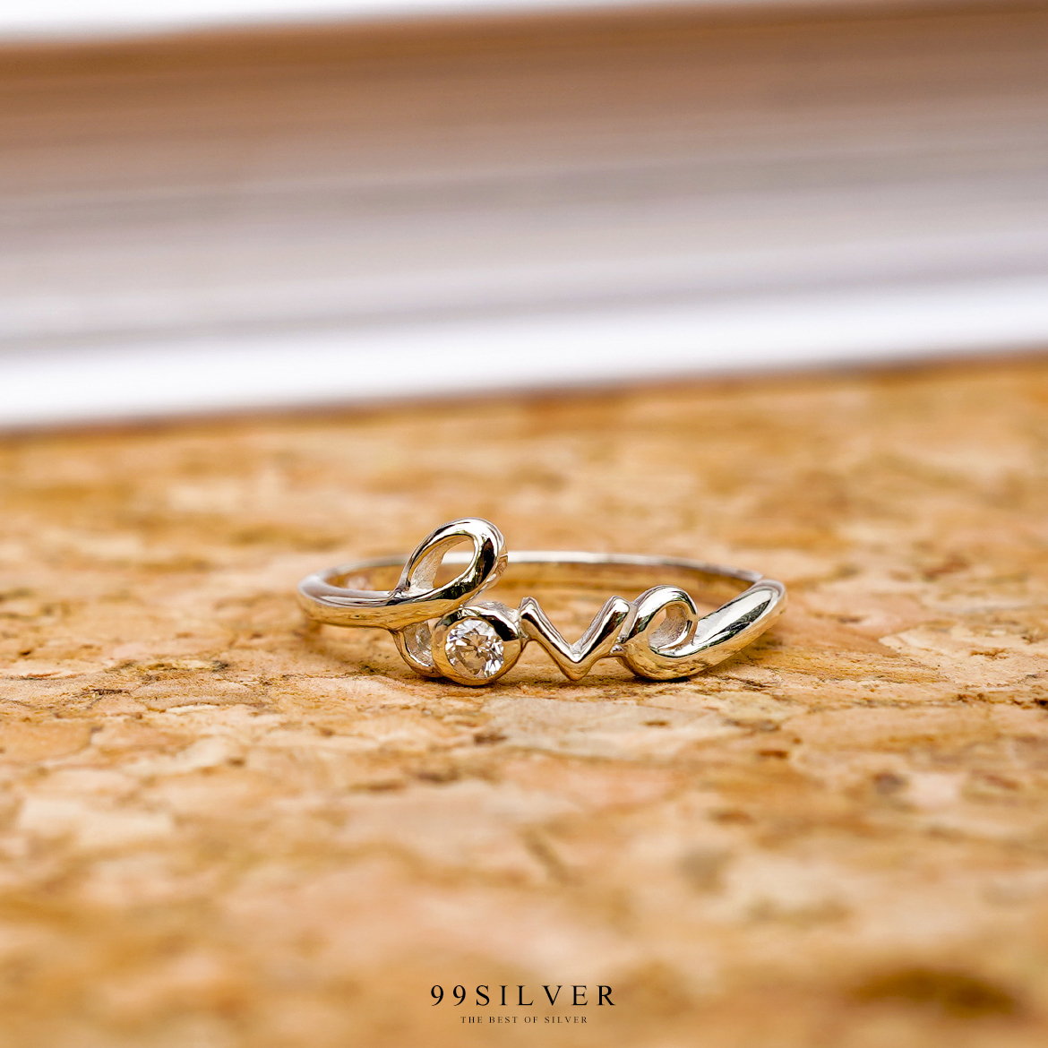 แหวน Love ประดับ Cz Swiss แท้ 1 เม็ด ตัวเรือนเงินแท้ดัดเป็นอักษรสวยงาม