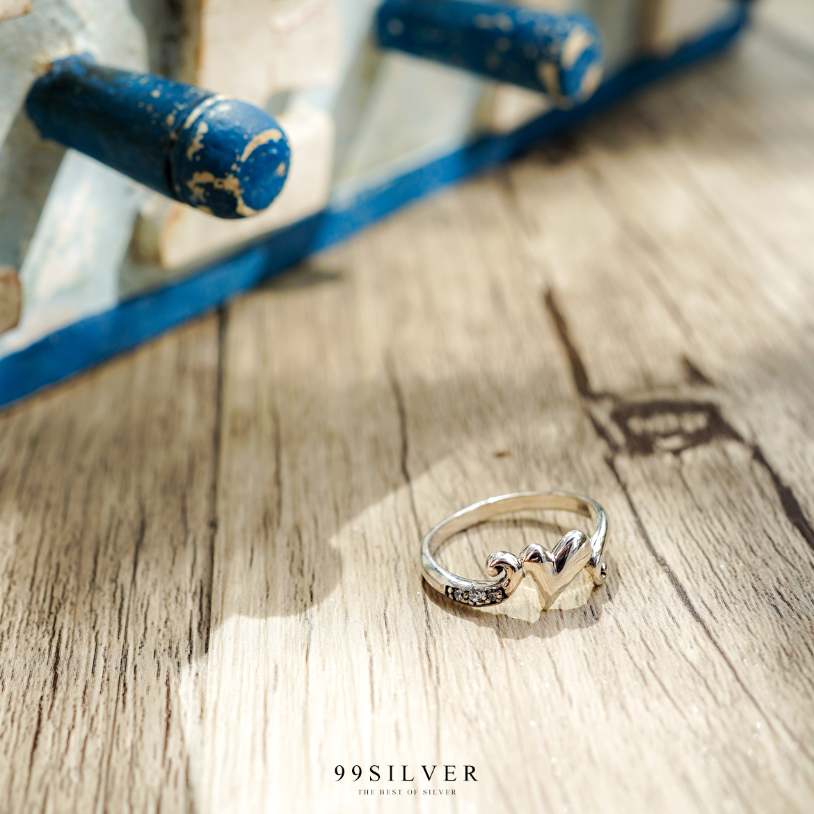 แหวนหัวใจประดับ CZ Swiss ข้างเรือน ตัวเรือนเงินแท้ผิวเงา ก้านแหวน 3 มิลลิเมตร