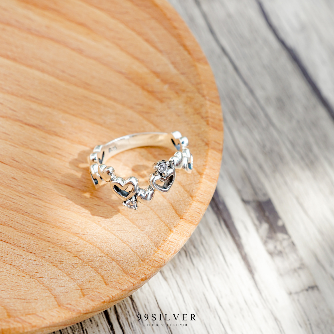 แหวนหัวใจแบบโปร่งประดับ Cz Swiss แท้ ตัวเรือนเงินแท้ทั้งวงฝังแบบหนามเตย