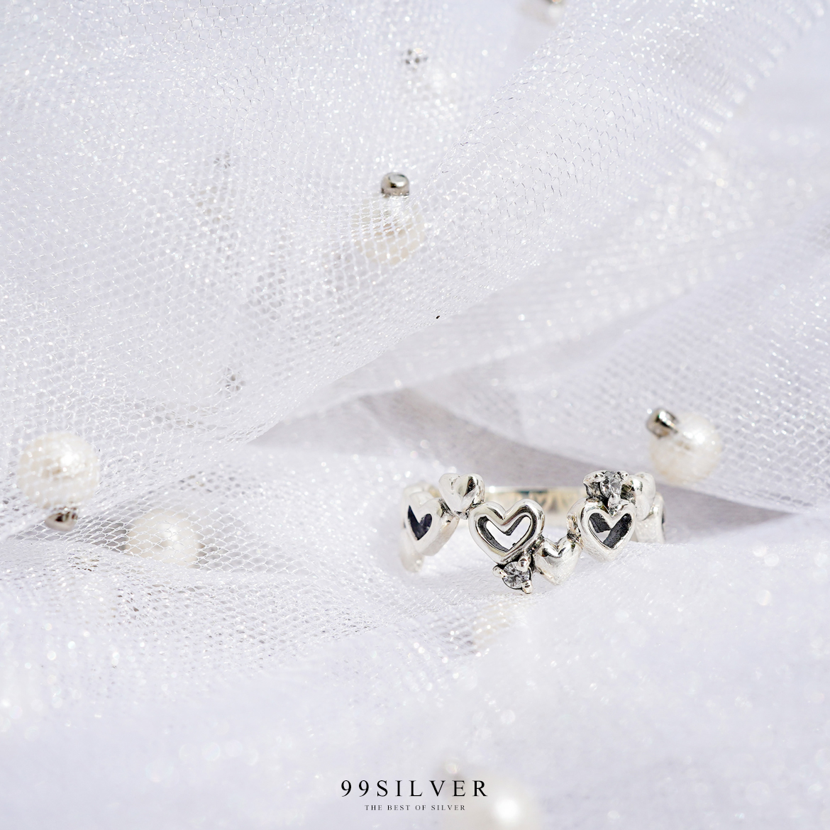 แหวนหัวใจแบบโปร่งประดับ Cz Swiss แท้ ตัวเรือนเงินแท้ทั้งวงฝังแบบหนามเตย