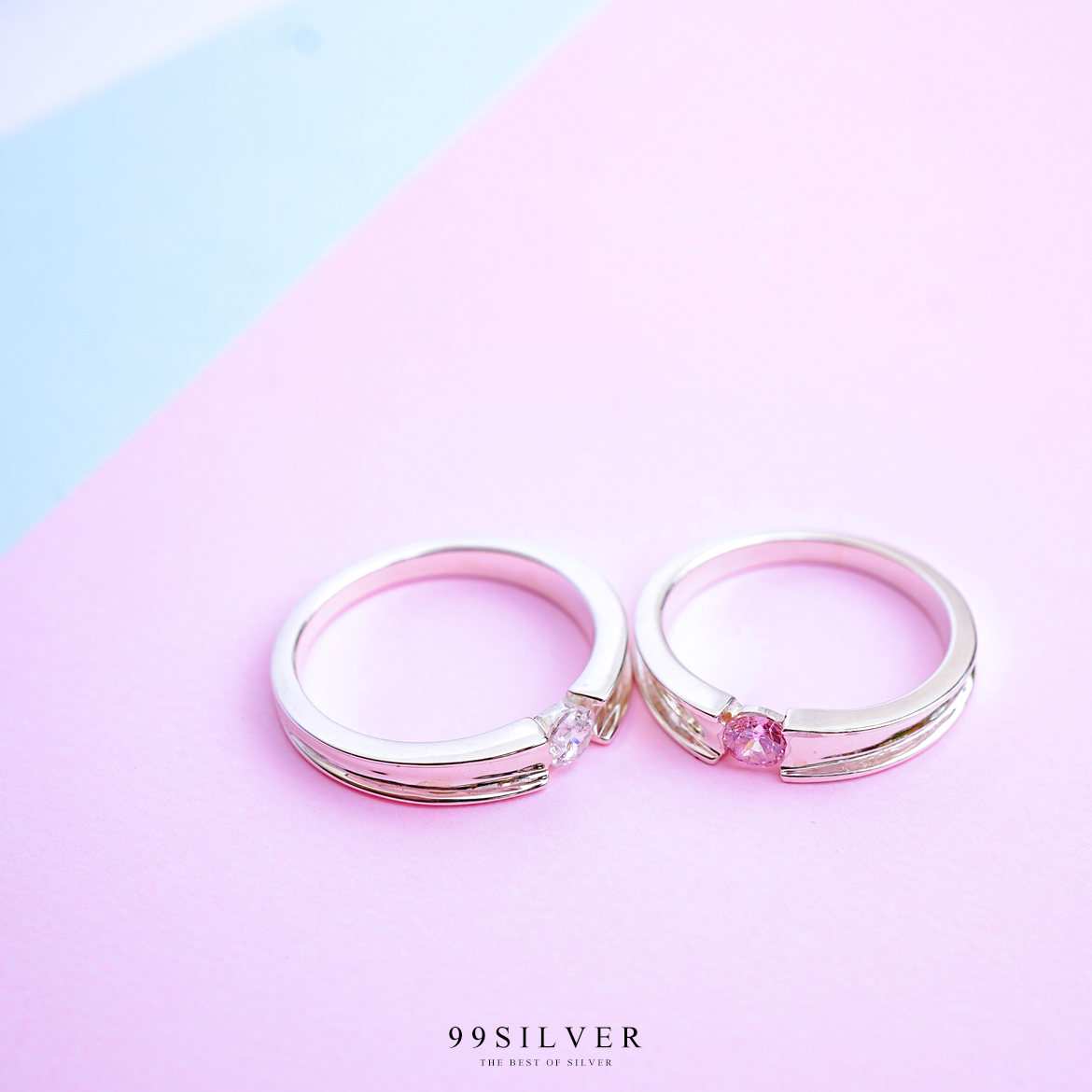 แหวนเงินแท้ตัวเรือนยกขอบกว้าง 3-4 มิลลิเมตร ฝังเพชร 1 เม็ด ทรงกลม 