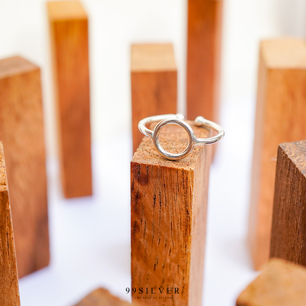 แหวน Circular Minimal ตัวเรือนเงินแท้ก้านเล็ก 2.5 มิลลิเมตร ผิวเงาสวยงาม
